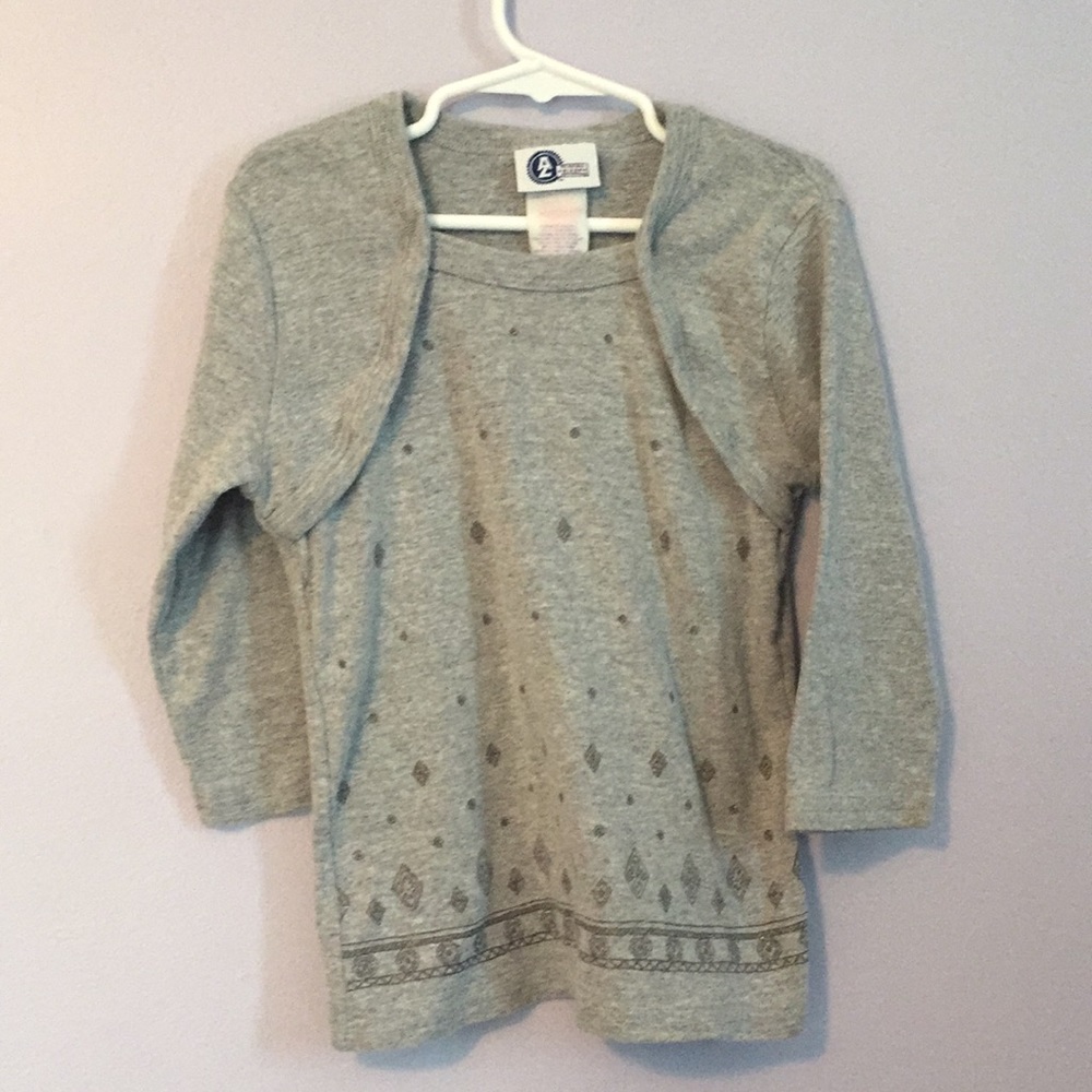 Girls Arizona 3/4 sleeve gray shirt Sz M